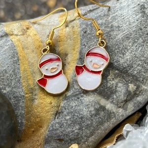 3/15 Handmade Snowman Christmas Dangling Earrings Red & White Enamel on Goldtone